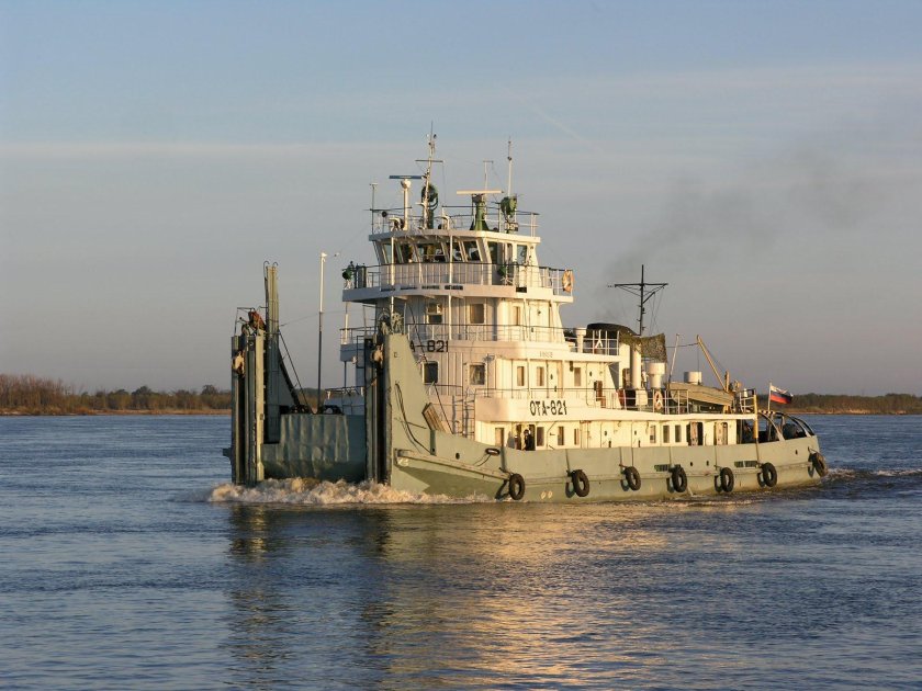 Речные буксиры и толкачи