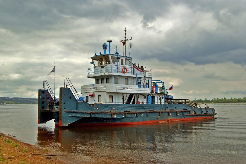 Речные буксиры и толкачи