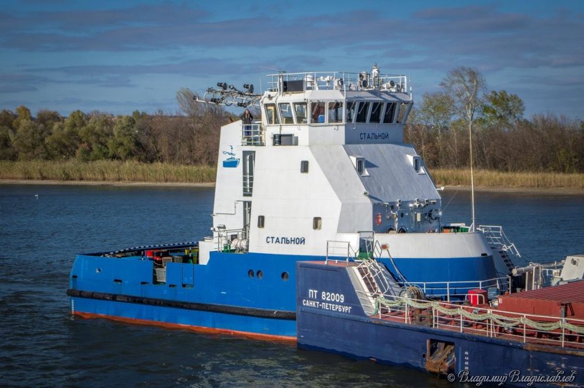 Буксир толкач 908