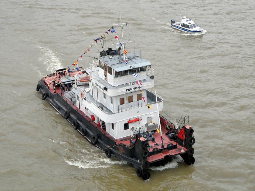 Буксир толкач 908