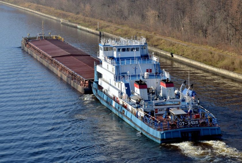 Буксир толкач РТ 690