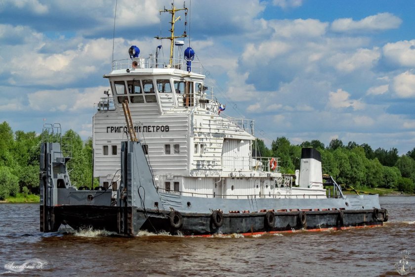 Речные теплоходы толкачи