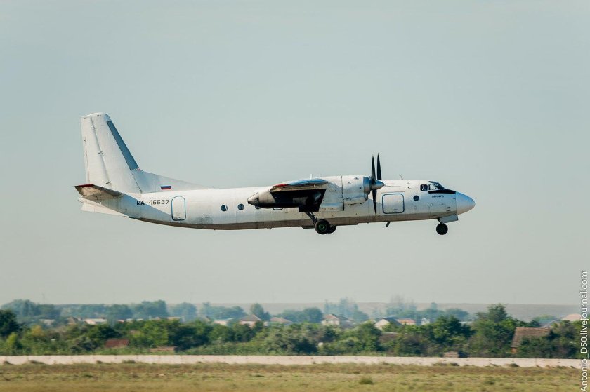 АН-24 пассажирский самолёт
