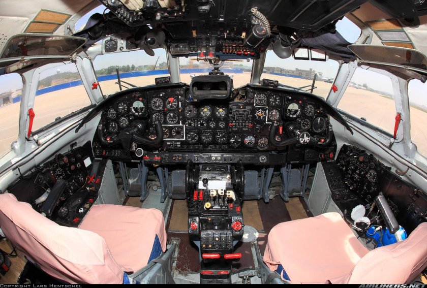 АН-24рв кабина