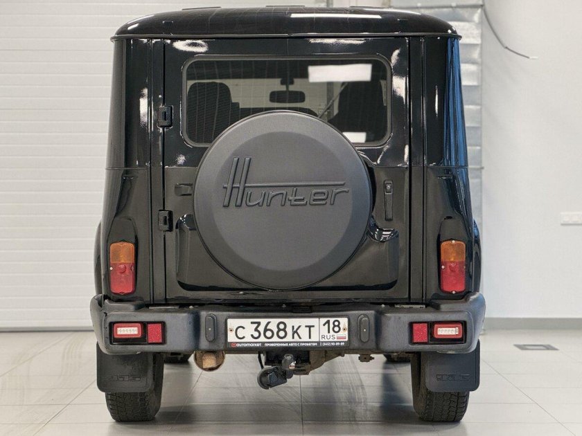 Черный уаз хантер
