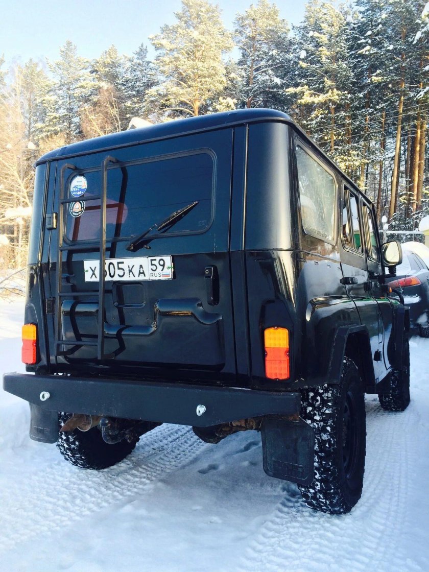 УАЗ Хантер сзади