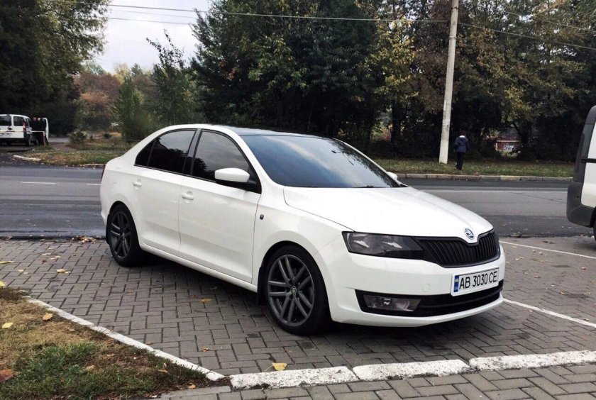 Шкода Рапид 2014 черный