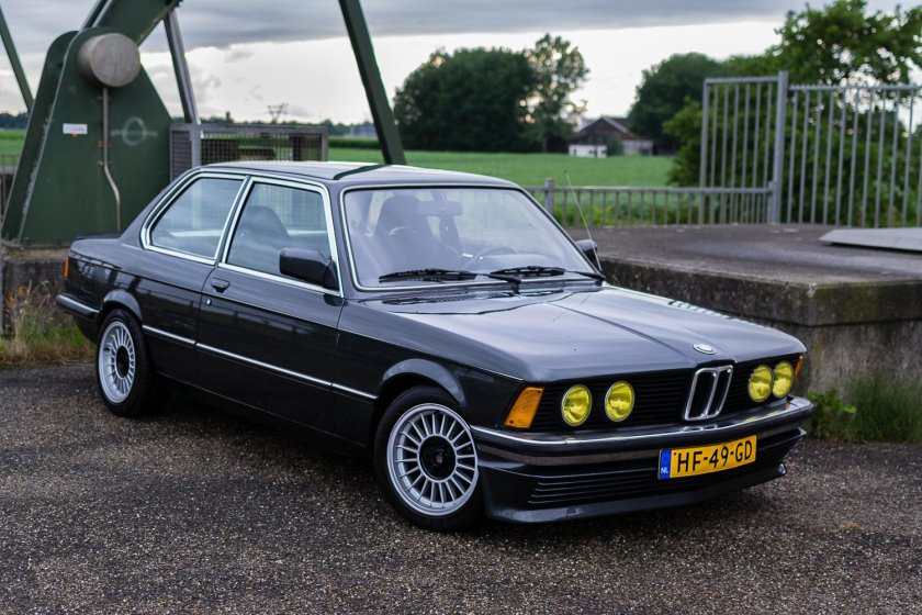 BMW e21 318i