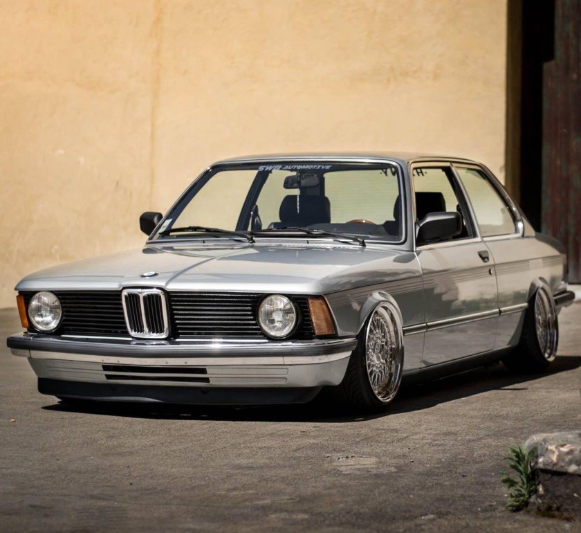 BMW e21 318i