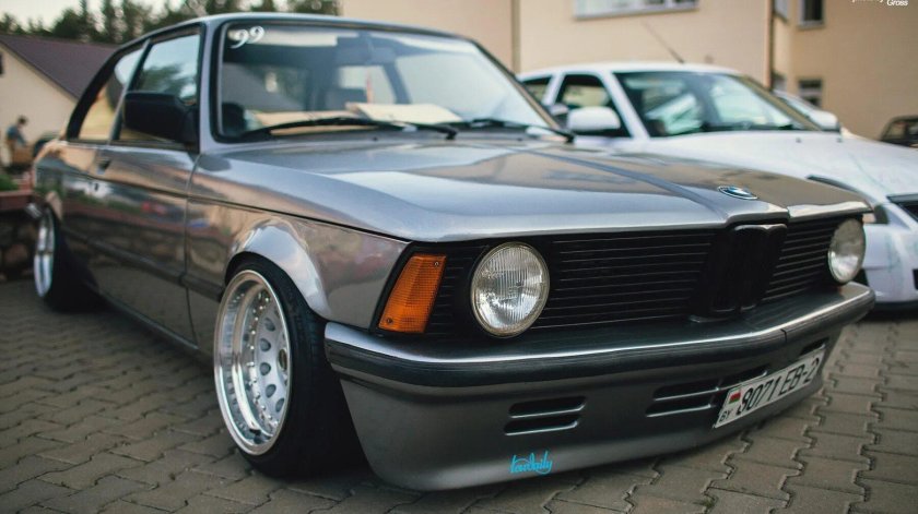 BMW e21