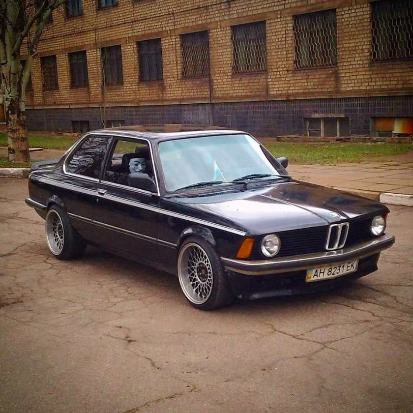 BMW e21