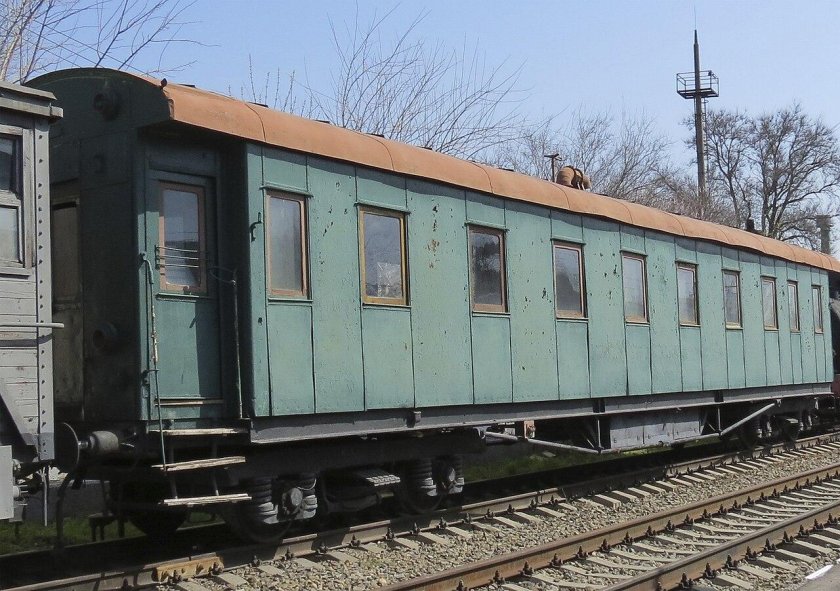 Двухосный пассажирский вагон деревянный вагон