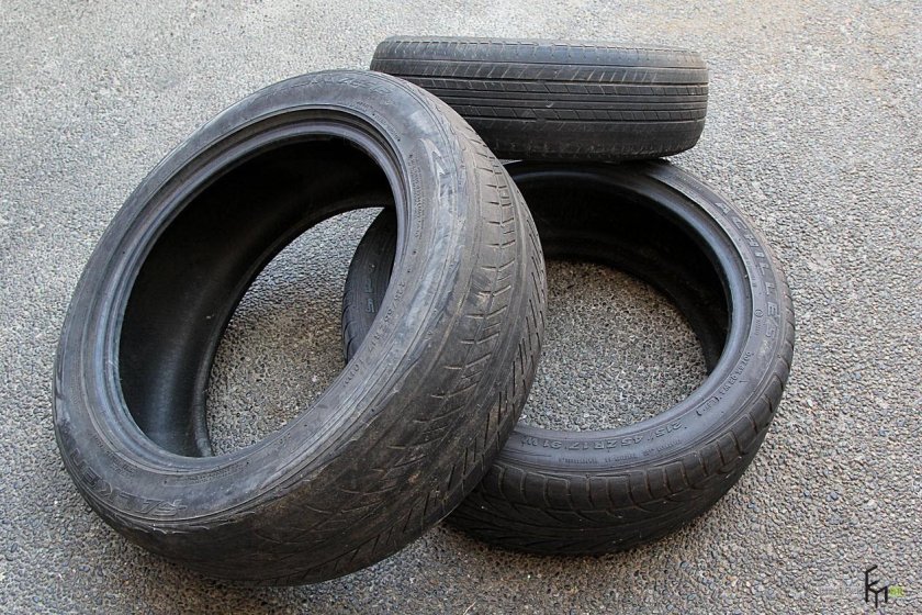 Старые покрышки