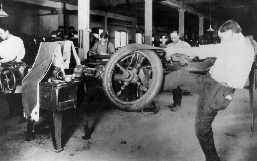 29 Августа 1898 — в Огайо основана компания «Goodyear»