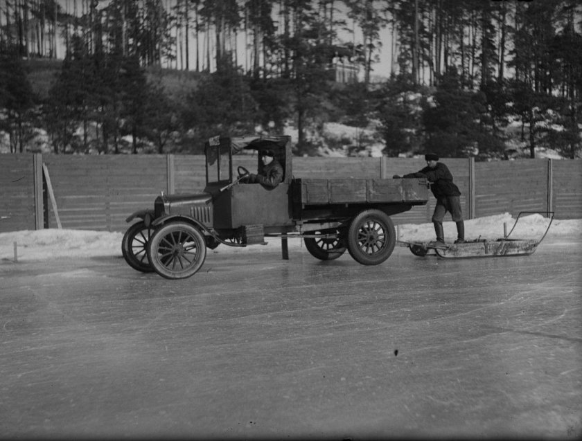 Nokian первые зимние шины для грузовиков 1934
