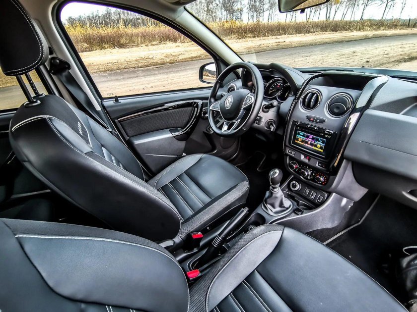 Renault Duster 2022 салон