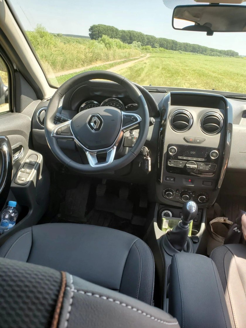 Renault Duster 2022 салон