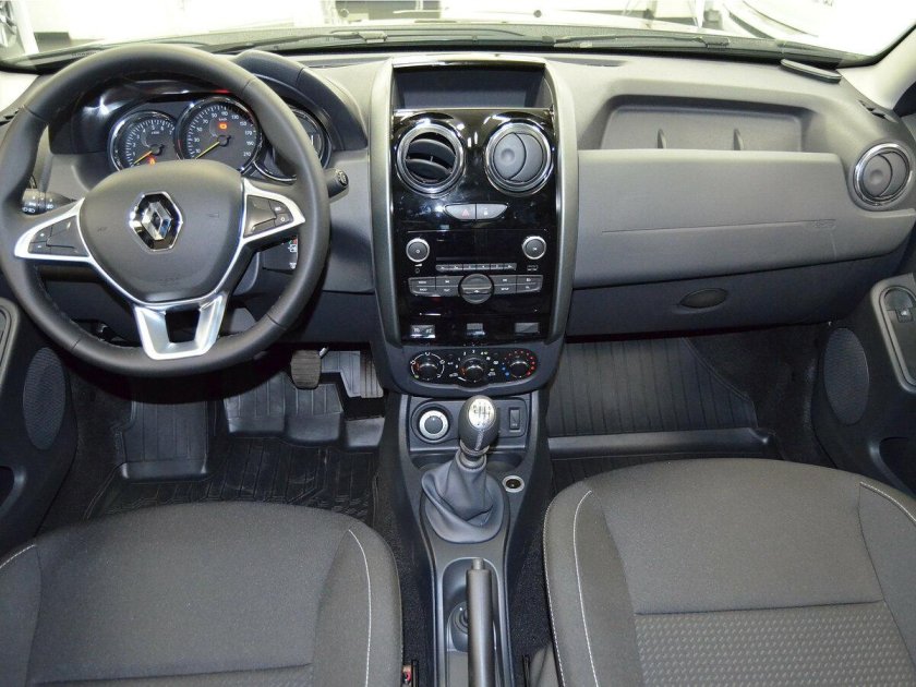 Рено Дастер 1 Рестайлинг салон