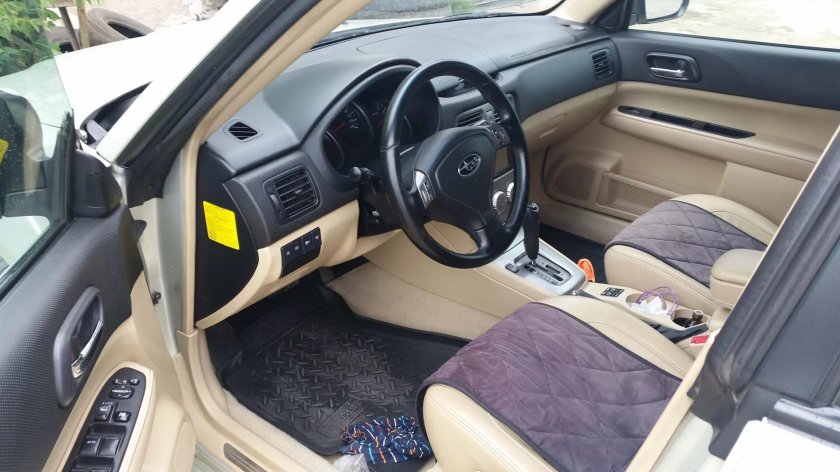 Субару Форестер 2007 салон