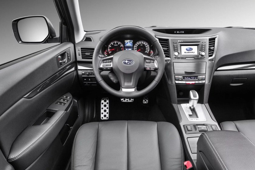 Subaru Legacy 2012 салон