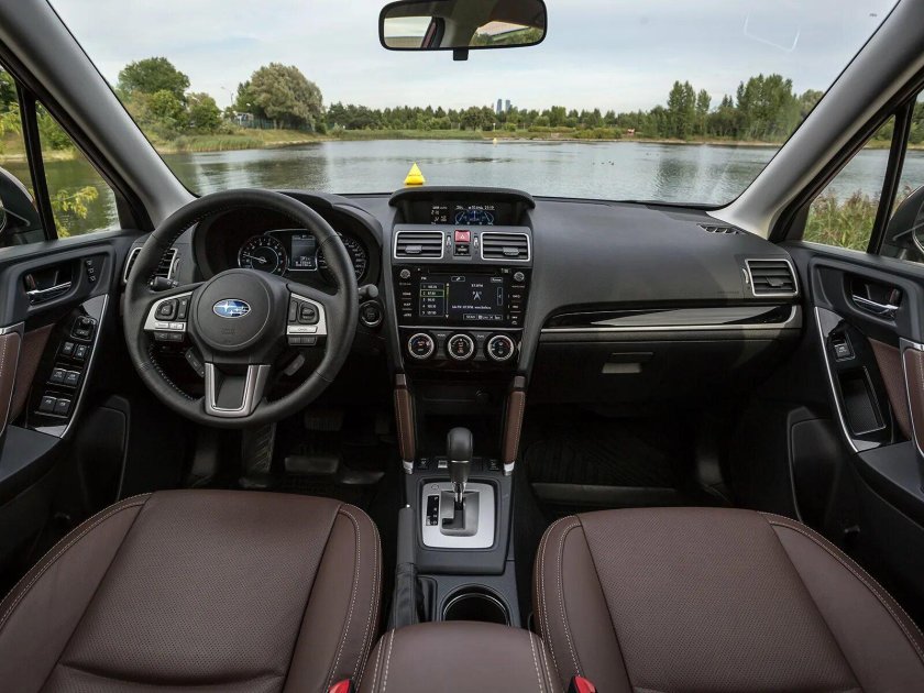 Subaru Forester 2015 салон
