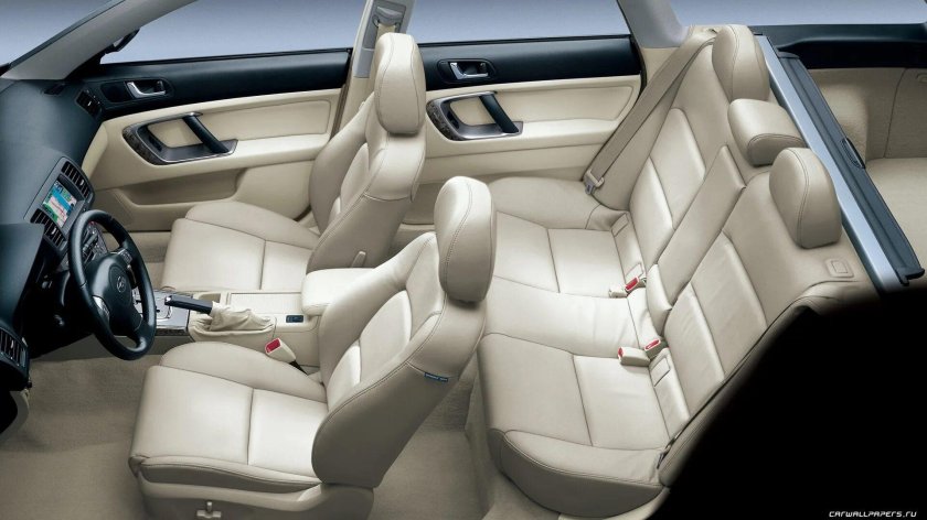 Субару Аутбек 2005 салон