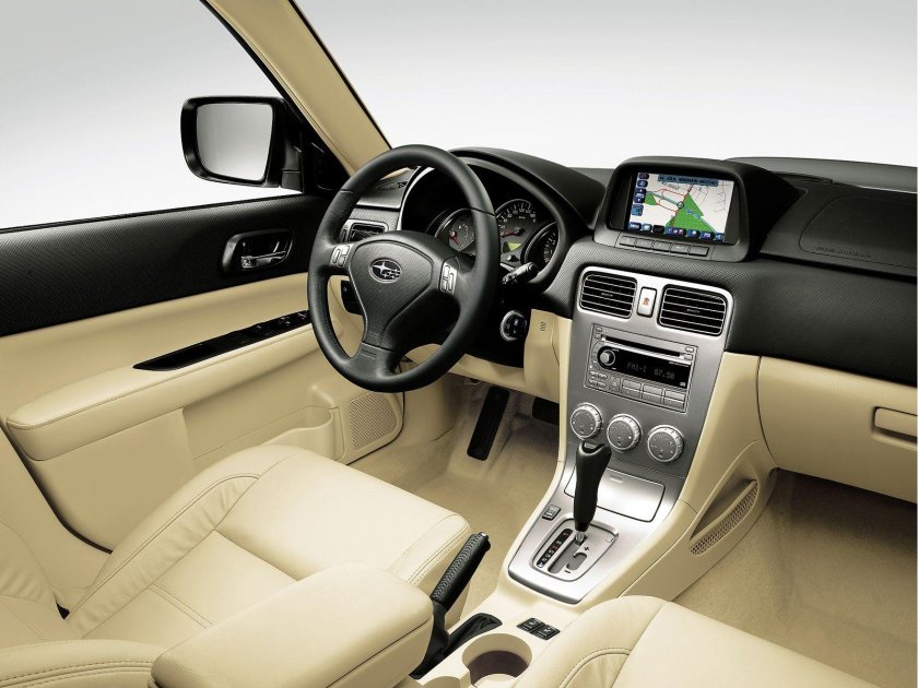 Subaru Forester 2005 салон