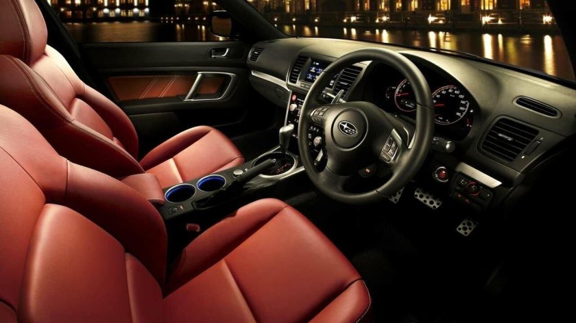 Subaru Legacy салон