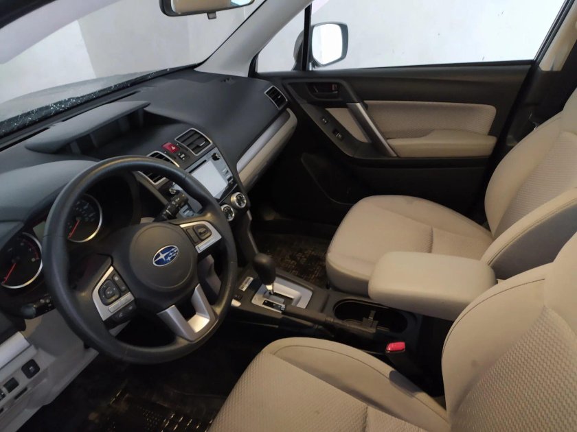 Subaru Forester 2017 салон