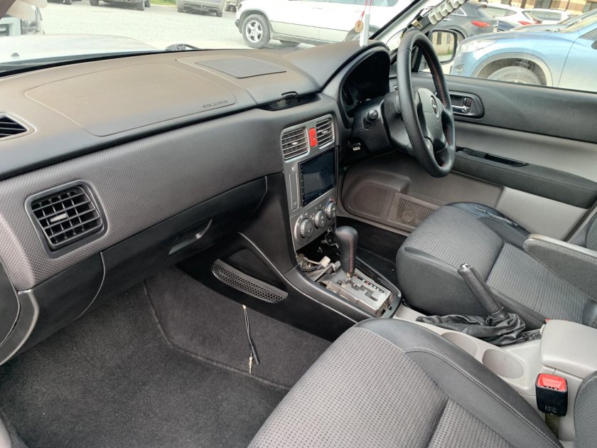 Subaru Forester 2005 салон