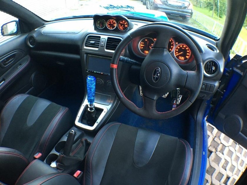 Субару Импреза WRX STI 2007 салон