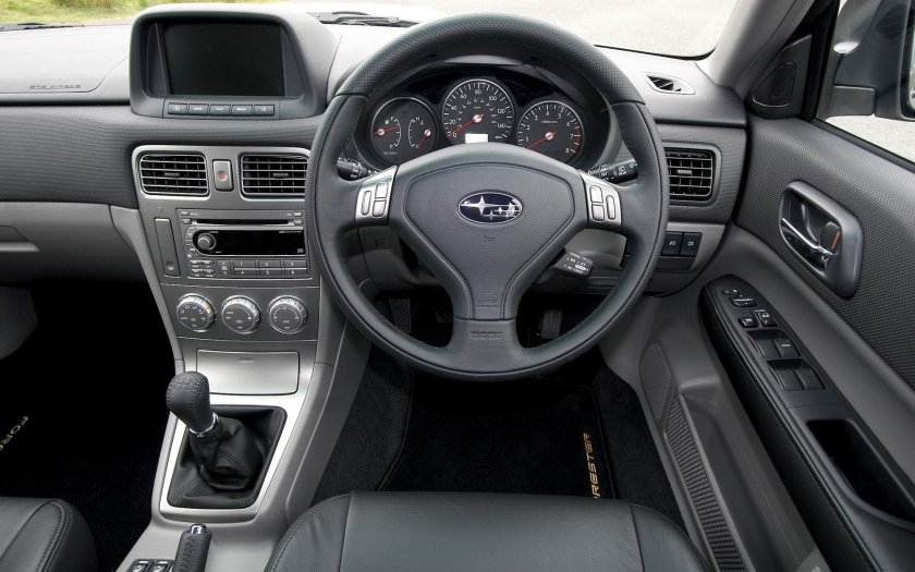 Subaru Forester 2005 салон