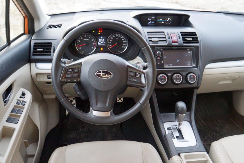 Субару XV 2013 салон