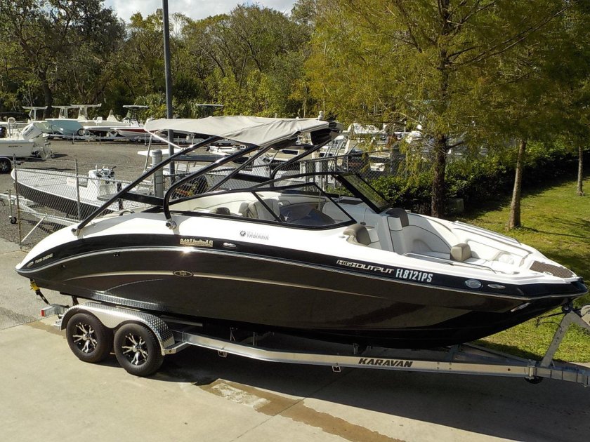 Ямаха 242 Лимитед s