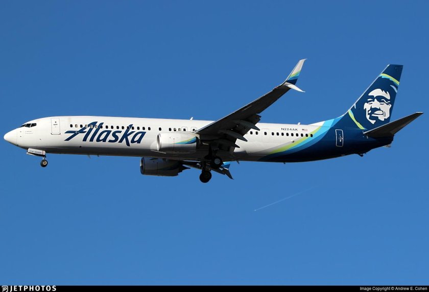 Боинг 737 900 Аляска