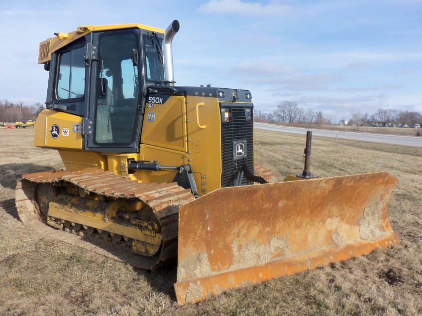 John Deere бульдозер