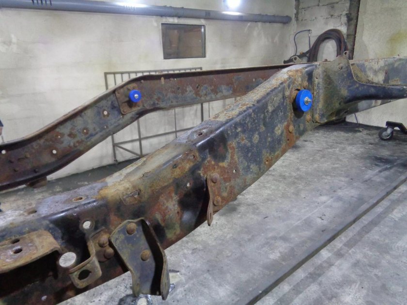 Рама Субурбан 68