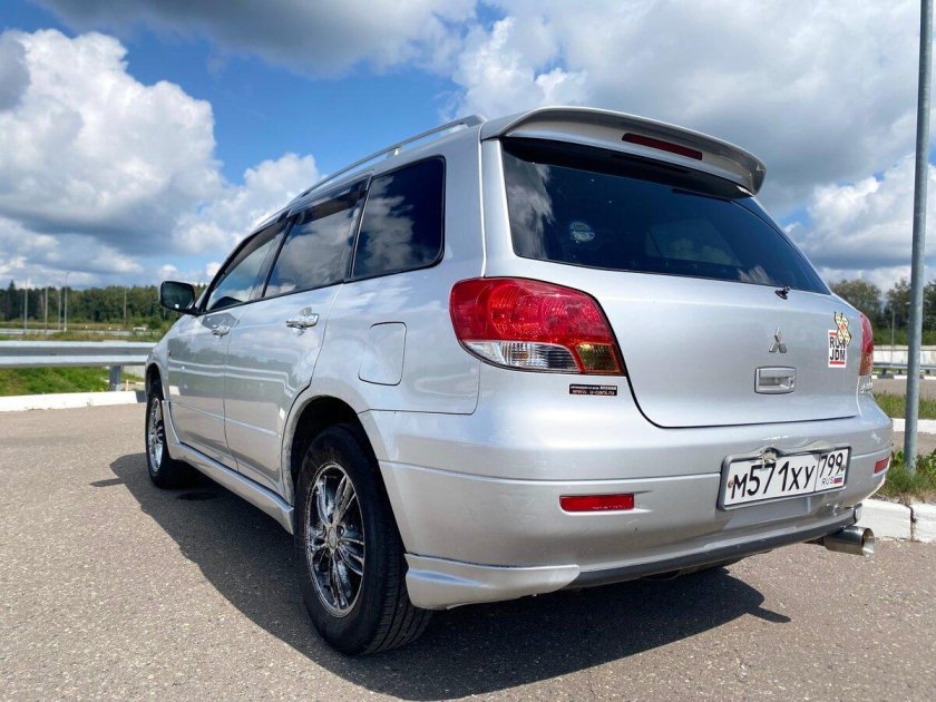 Митсубиси аиртрек 2001