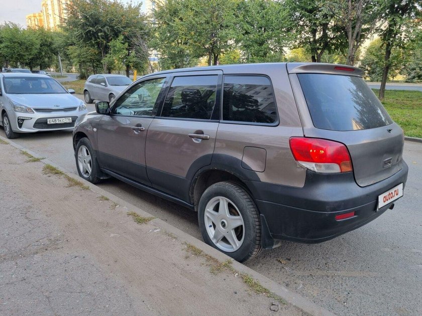 Mitsubishi outlander 2005