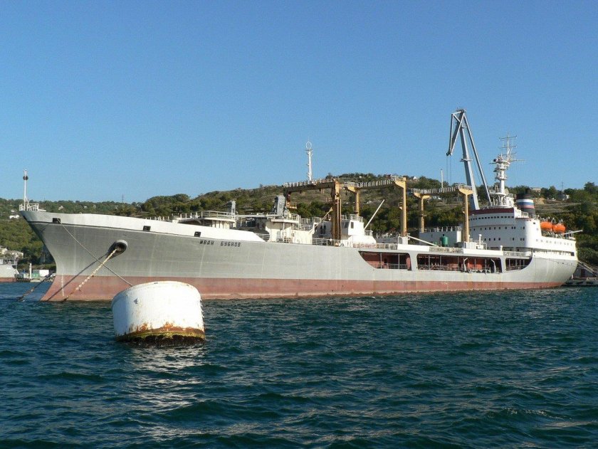 Танкер Генрих Гасанов