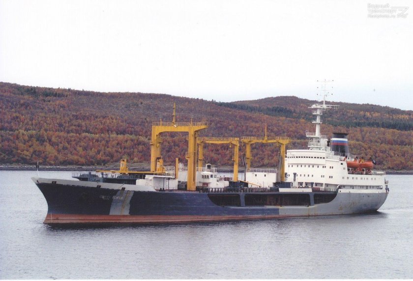 Морской танкер "Сергей Осипов"