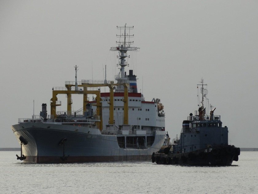 Танкер Генрих Гасанов