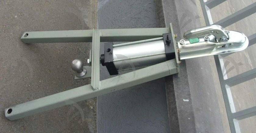 Нагружатель сцепного устройства прицепов