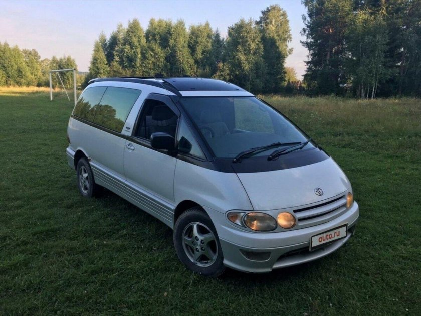 Тойота Estima lucida