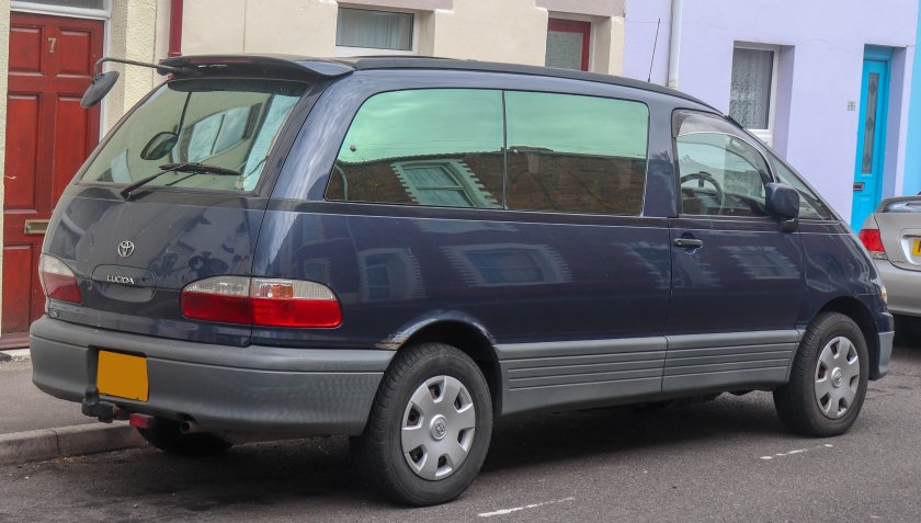 Тойота Эстима Люсида 2.2 дизель