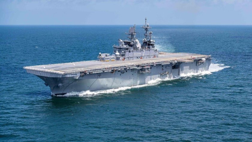 Корабль USS America (LHA 6)