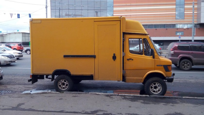 Задние двери на Мерседес т1 почтовик