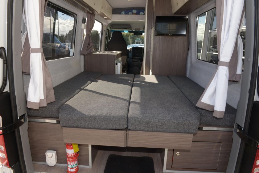 Мерседес т1 со спальником