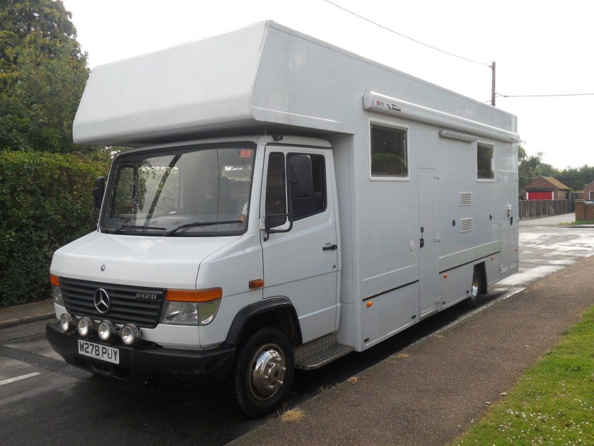 Мерседес Варио с прицепом