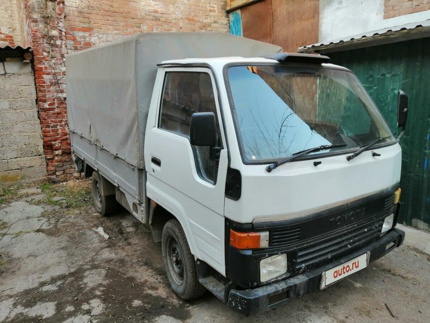 Грузовик тойота дюна 3т
